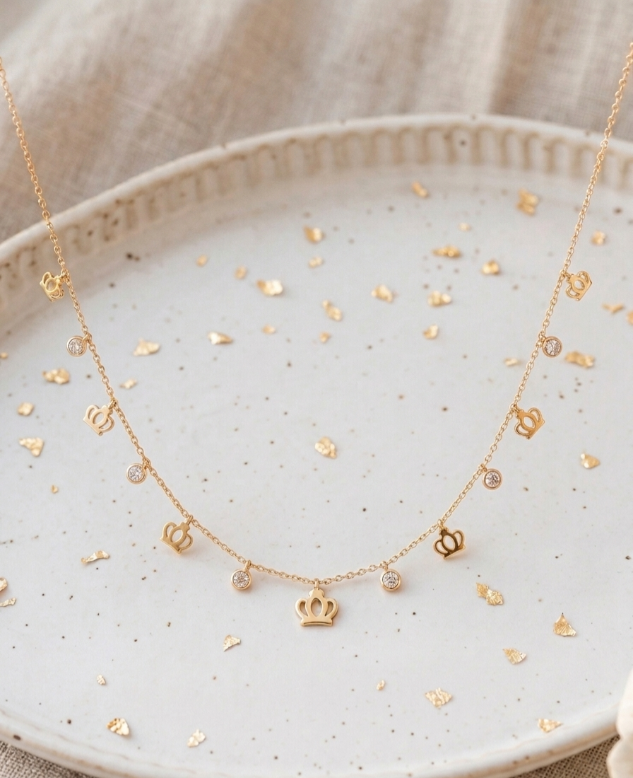 š Royal Charm Crown Necklace š