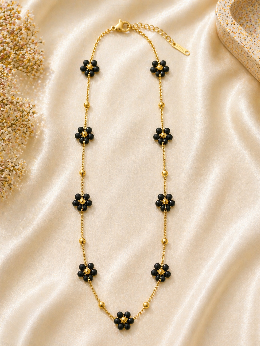 Safar Daisy Bloom Necklace Collection