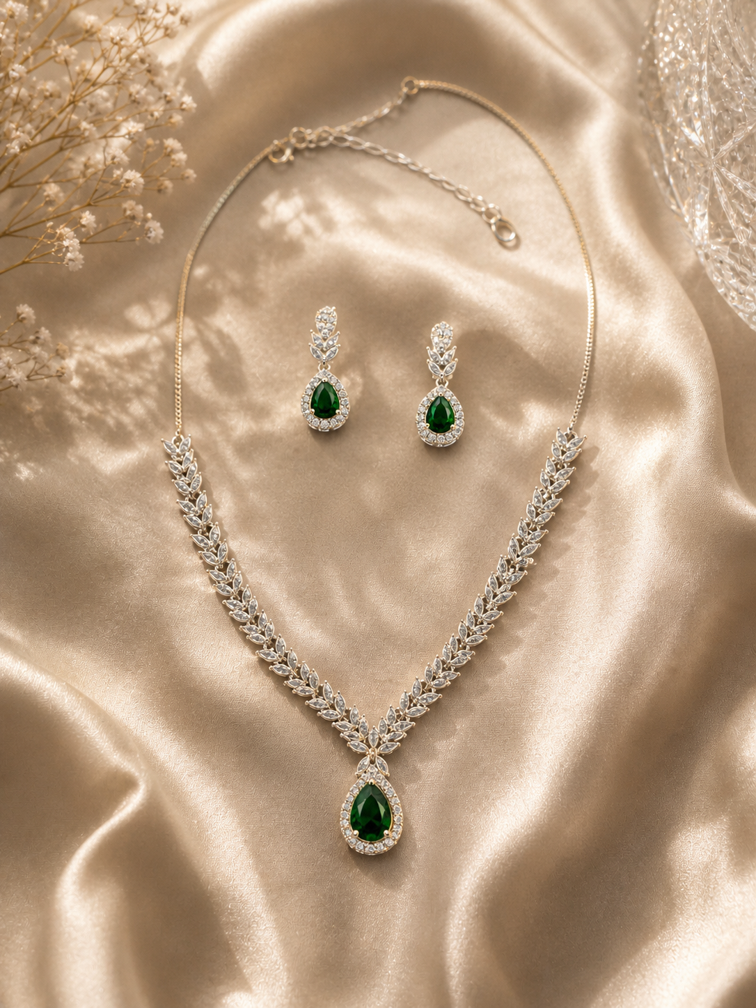 Emerald Elegance Necklace & Earrings Set