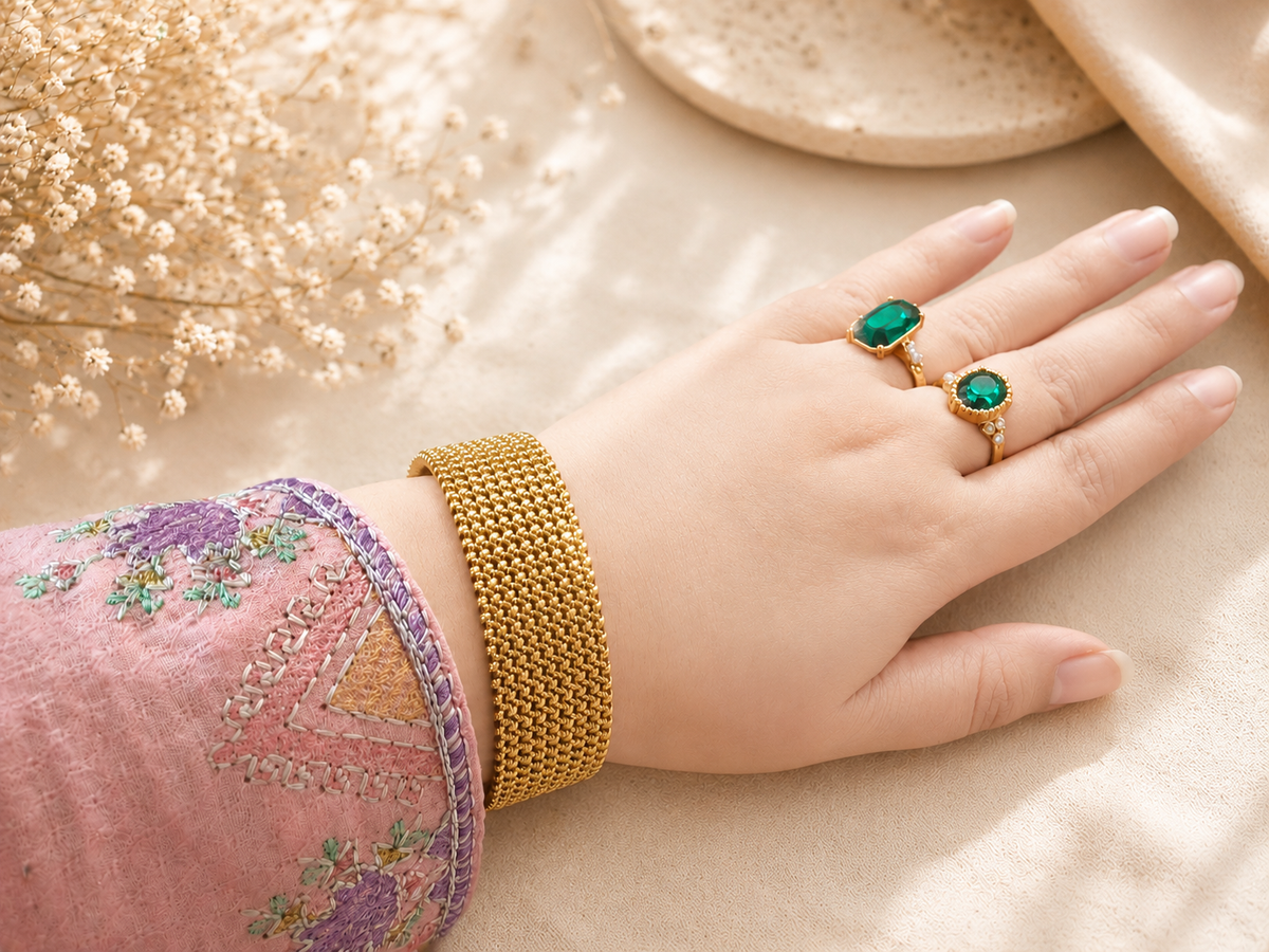 Gold Mesh Cuff Bracelet – Elegant Statement Piece