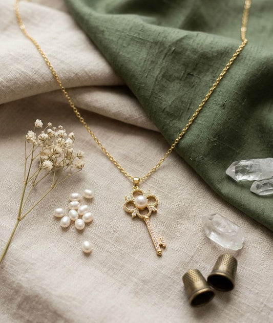 Safar Pearl Key Pendant Necklace – Elegant Gold Charm