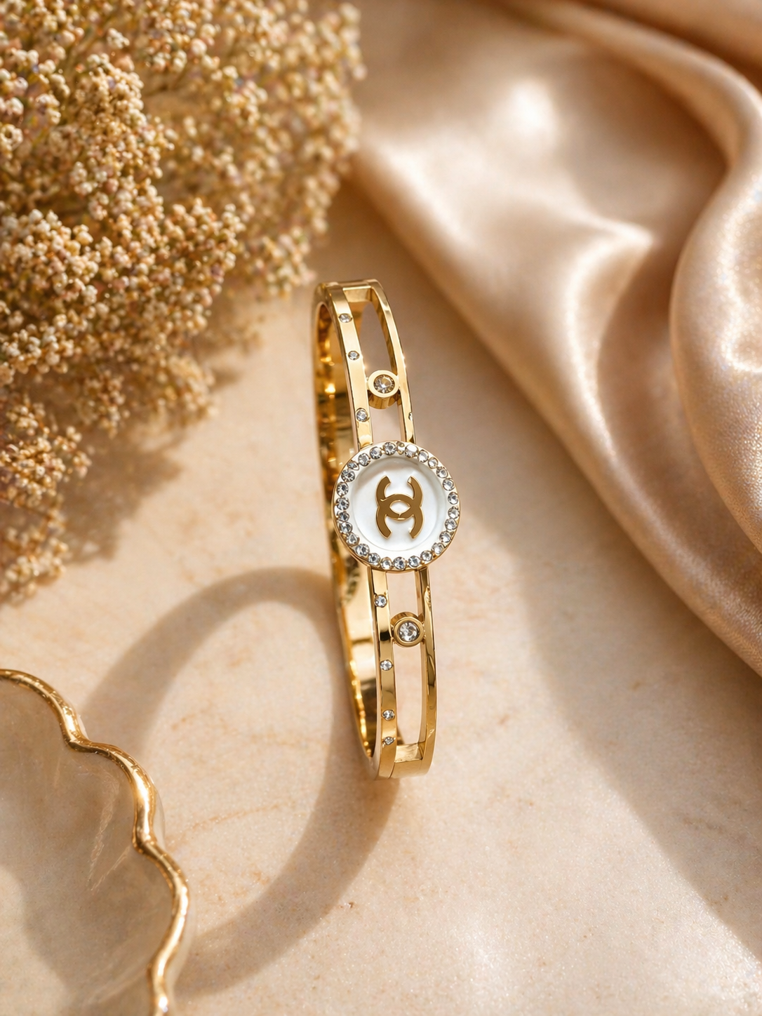 ✨ Elegance Gold Bracelet