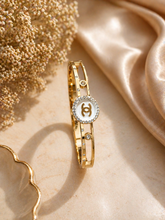 ✨ Elegance Gold Bracelet