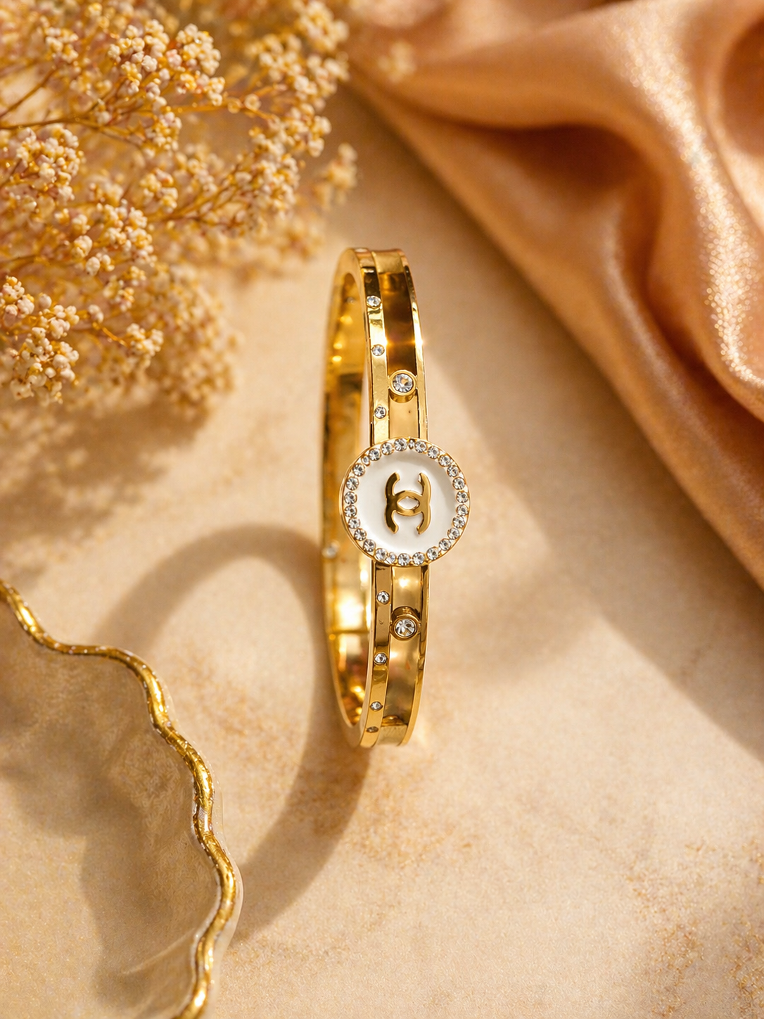 ✨ Elegance Gold Bracelet